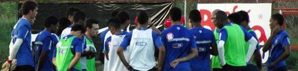 De olho no Grêmio, Bahia realiza trabalho com bola no Fazendão