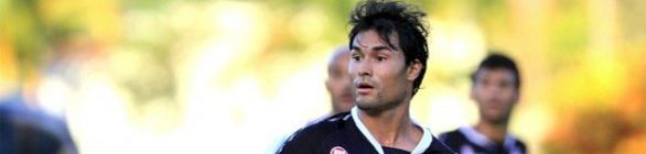 Pedro Ken deixa gramado com dores e preocupa médicos do Vitória