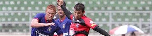 Vitória ensaia ‘entregar’  vaga ao Azulão 