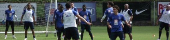 Em treino tático, Jorginho esboça nova defesa titular do Bahia