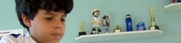 Menino autista transforma paixão pelo Bahia em aliada no tratamento