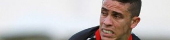 Alvo de críticas, Gabriel promete dar a volta por cima no Vitória