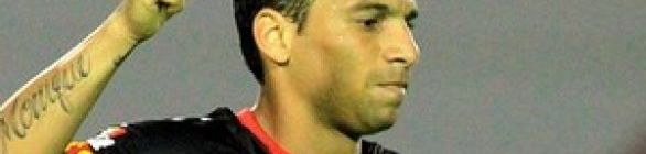 Acertado com o Goiás, Neto Baiano deve ser anunciado até quinta-feira