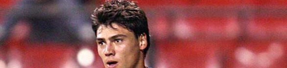 Vitória contrata atacante e se arrepende