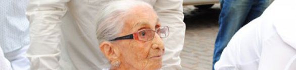 anto Amaro: Dona Canô recebe homenagem na primeira lavagem.