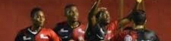 Jogadores do Vitória comemoram classificação na Copa do Nordeste