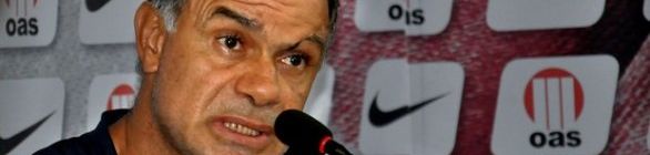 Irritado em coletiva, Jorginho fala pouco e ofende jornalistas