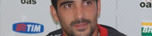 Escudero, Cacéres e Cardoso são regularizados e ficam à disposição 