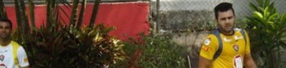 Nada de descanso! Neto Coruja aparece na Toca do Leão para treinar