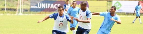 'É ralar a poupança no chão', avalia Jorginho após jogo-treino do Bahi