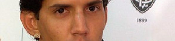 Victor Ramos elogia companheiros de zaga do elenco do Rubro-Negro