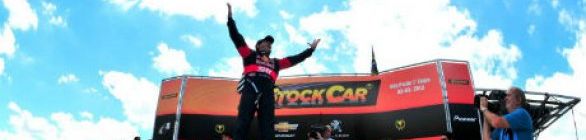 Cacá vence na abertura da Stock Car