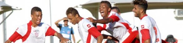 Vitória estreia contra o time que ajudou