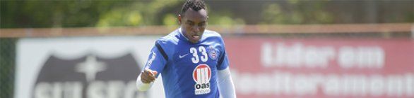 Com três gols de Obina, titulares vencem coletivo no Fazendão