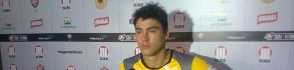 Dois meses depois de chegar ao Vitória, Pedro Oldoni é apresentado