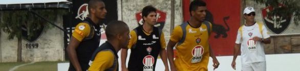 Para acertar time, Caio Junior comanda treino técnico na Toca