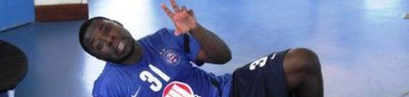 Freddy Adu aprimora sua forma física antes de assinar contrato com o Bahia