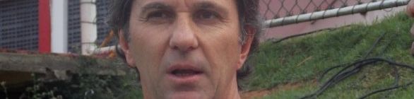 Mesmo após goleada, Caio Jr. pede pés no chão: 'Não tem nada ganho'