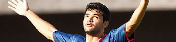 Rômulo faz exames médicos e será apresentado pelo Vitória neste sábado