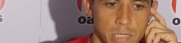 Estreante: Rômulo é relacionado para jogo em Feira de Santana