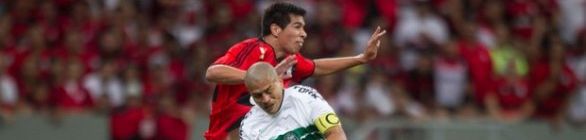 Na estreia de Mano, Fla sai na frente, mas Coxa se recupera e segue líder