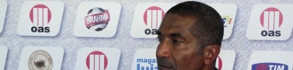 Cristóvão Borges lamenta desfalques e evita escalar time para clássico