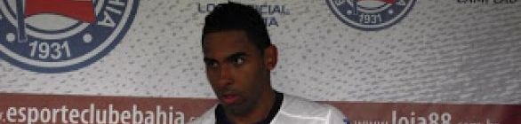 Provável titular, Demerson pede atenção com o ‘gordinho’ Walter