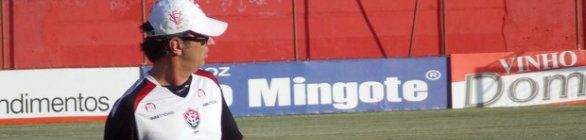 Sem titulares em campo, Caio Junior observa reservas e relaciona 19