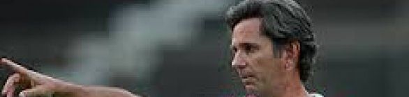 Em busca de pontos fora, Caio vê empate com Santos com bons olhos