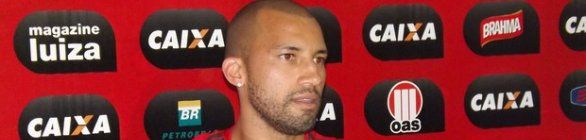 ‘Zagueiro completo’, Kadu reconhece responsabilidade e elogia o Vitória