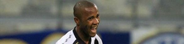 Vasco terá que pagar R$ 2 milhões ao Vitória para permanecer com Willie