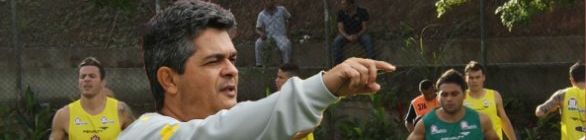 Ney Franco despista sobre reforços e promete buscar talentos na base