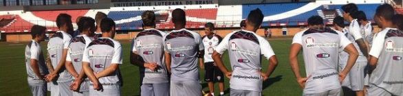 Contra o Inter, Ney Franco quer recomeço do Vitória no Brasileirão