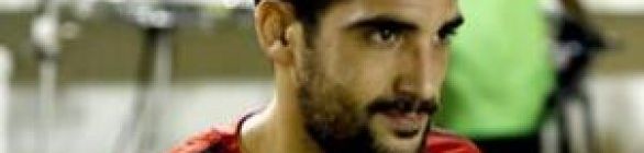 Escudero é suspenso por 30 dias e já pode voltar a campo pelo Vitória