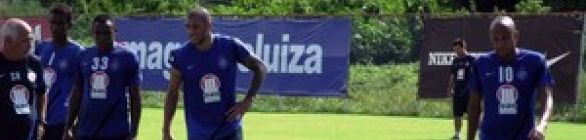 Cristóvão comanda treino tático e testa mudanças no ataque tricolor