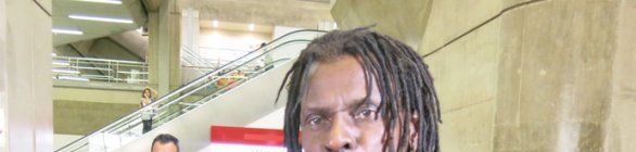 Perivaldo tem ajuda para voltar ao País