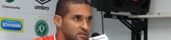 Após meses de namoro, Dão comemora acerto com o Vitória