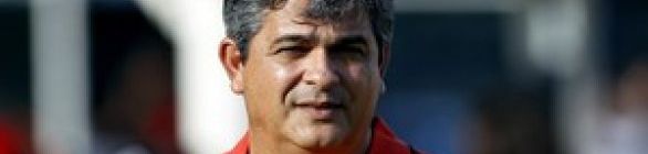 Atento à zaga, Ney revela que reforço está próximo: 'Praticamente definido&