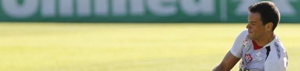 Wilson apoia esquema ofensivo e culpa parte física por derrota em casa