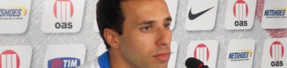 Depois de treino, Branquinho elogia gramado da Fonte: ‘Fiquei encantado’