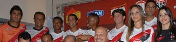 Vitória rescinde contrato com a fornecedora de material esportivo