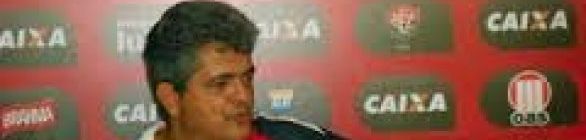 Ney Franco critica primeiro tempo do Vitória e destaca ‘chance para todos’