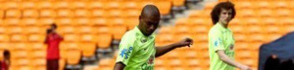 Inspirados em Mandela, Brasil e África do Sul duelam no gigante Soccer City