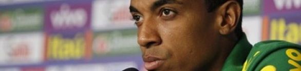 Luiz Gustavo promete título da Copa para torcida e comenta a sua função