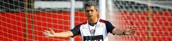 Ney Franco destaca mudança para ajudar defesa: ‘Estavam expostos’