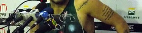 Vitória anuncia renovações de Neto Coruja e Matheus Salustiano