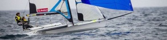 Com ventos fortes, dupla brasileira lidera a Copa do Mundo de Vela
