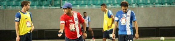 Em treino secreto, Marquinhos Santos monta o time que enfrenta o Vitória