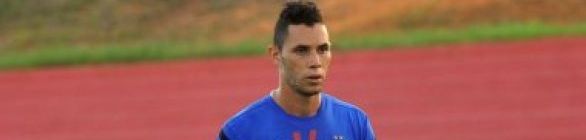 Goleiro Omar sofre lesão no joelho direito e fica fora por 30 dias