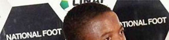 Goleiro togolês morre após sofrer pisão na cabeça durante jogo